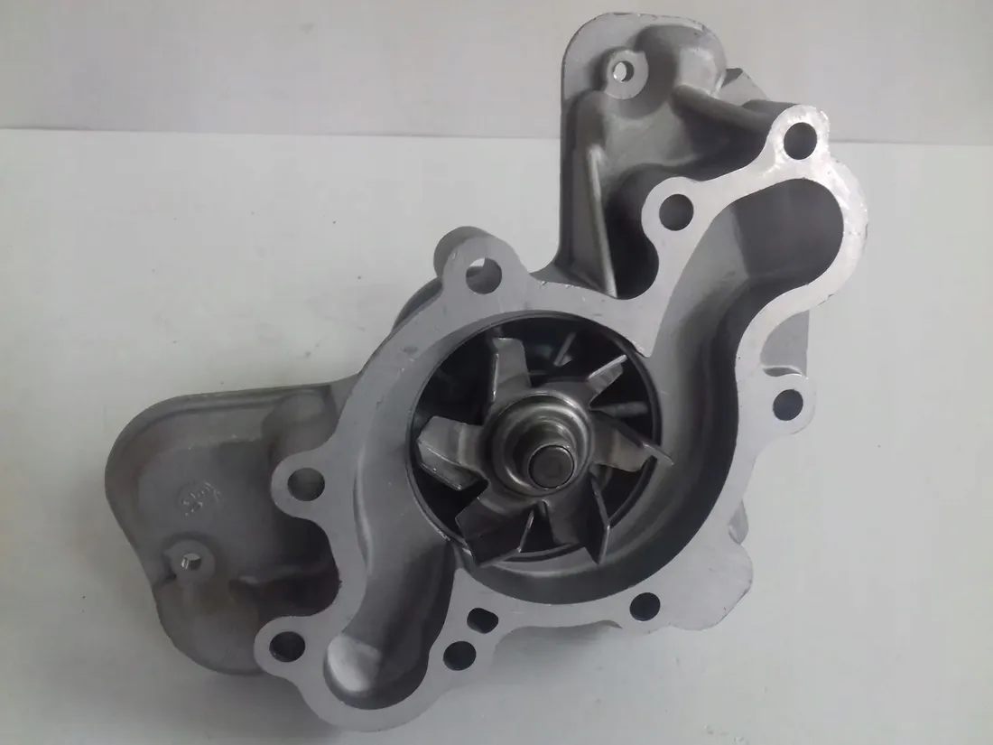 pompa-wody-mazda-929-hc-1987-91-stan-nowy