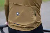 rogelli-mono-meska-bluza-rowerowa-softshell-wlasciwosci-elementy-odblaskowe-oddychajace-odprowadzajace-wilgoc-szybkoschnace