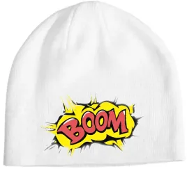 czapka-zimowa-biala-z-kolorowym-nadrukiem-boom
