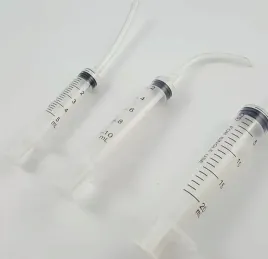 strzykawka-z-nasadka-do-recznego-karmienia-20-ml