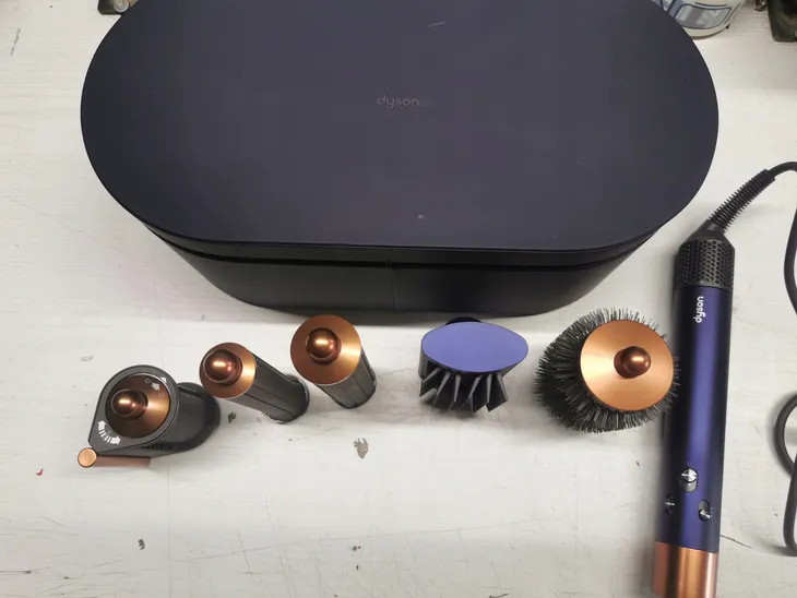 lokowko-suszarka-dyson-hs05-marka-dyson