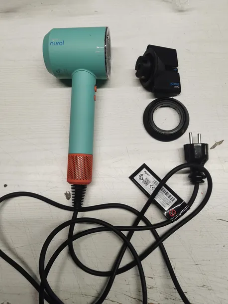 suszarka-do-wlosow-dyson-supersonic-nural-stan-powystawowy-marka-dyson