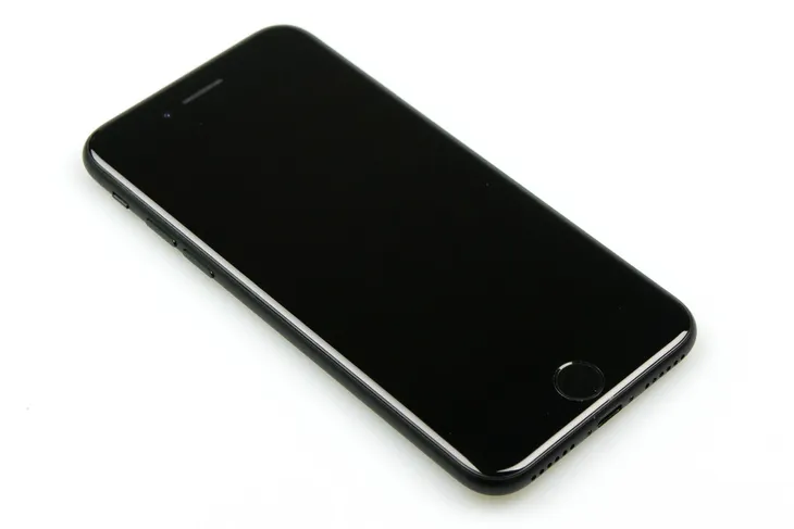 apple-iphone-7-32gb-space-gray-komunikacja-bluetooth