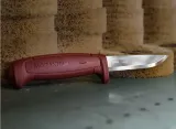noz-morakniv-basic-511-carbon-steel-czerwony-ostrze-gladkie