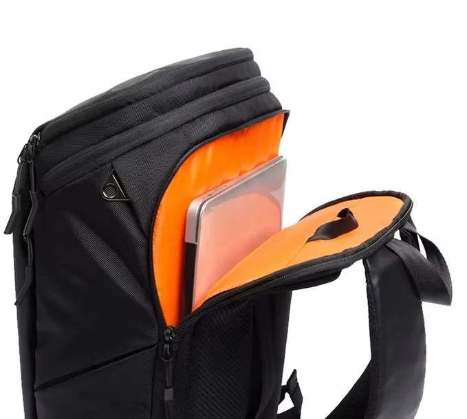 plecak-na-laptopa-kandm-156-liczba-komor-3