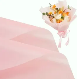 folia-florystyczna-do-pakowania-50cmx8m-blady-roz-polprzezroczysta-swm-26