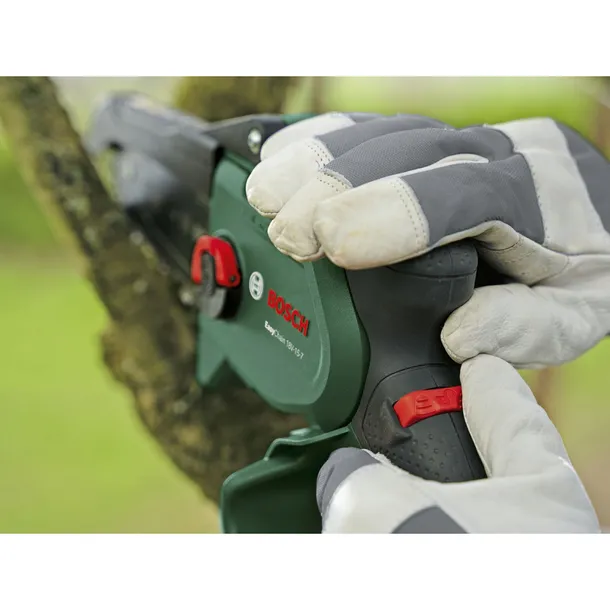 bosch-easychain-18v-15-7-cordless-pruning-saw