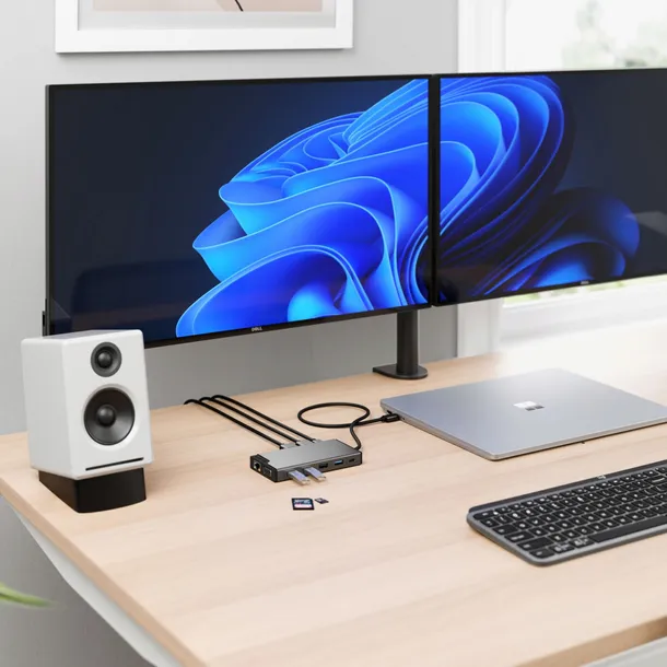 alogic-12-in-1-usb-c-pd-dv3-triple-display-docking-station