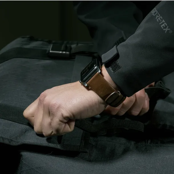 nomad-strap-modern-lthr-brown-connect-silver-46-49mm
