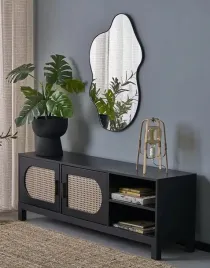 designerskie-lustro-w-czarnej-ramce