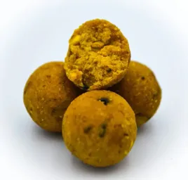 massive-baits-pineapplez-butyrico-18-mm-1kg-kulki