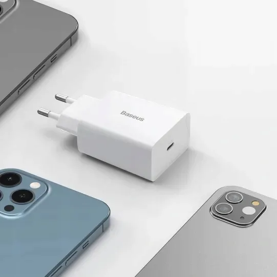 szybka-ladowarka-usb-c-20w-do-iphone-11-12-baseus-zgodnosc-ze-standardem-quick-charge-3-0