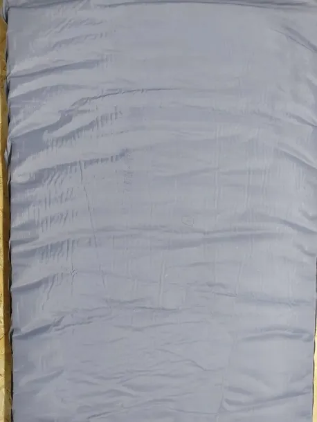 materac-samopompujacy-dmuchany-black-crevice-dlugosc-1-cm