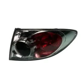 mazda-6-i-lampa-tylna-prawa-w-blotnik-sedan