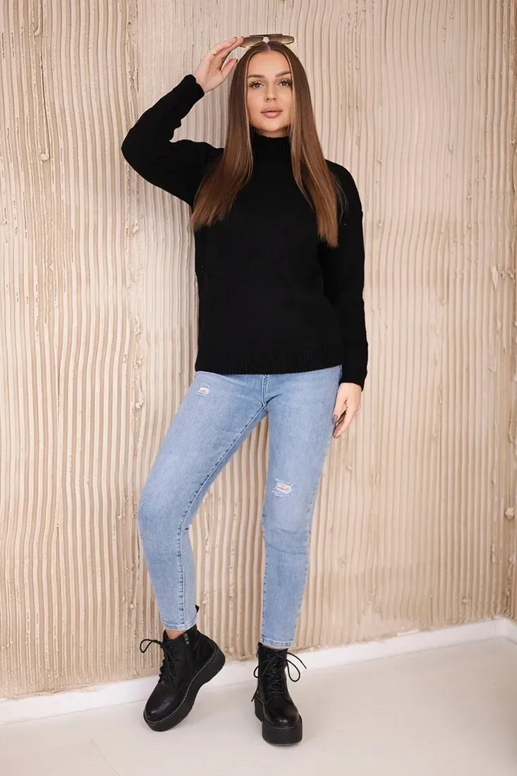 sweter-z-polgolfem-czarny