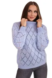 sweter-z-polgolfem-i-wzorem-w-romby-niebieski