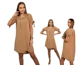 sukienka-wiazana-na-rekawach-camelowa