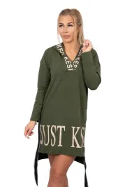sukienka-z-kapturem-i-nadrukiem-khaki