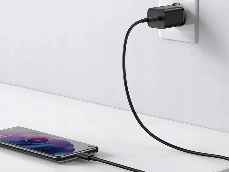 ladowarka-sieciowa-baseus-usb-c-25w-kabel-liczba-urzadzen-ladowanych-jednoczesnie-1