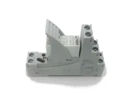 przekaznik-230v-ac-2-x-styk-8a-250v-ac-na-szyne-din