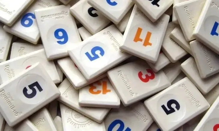 gra-planszowa-rummikub-classic-maksymalna-liczba-graczy-4