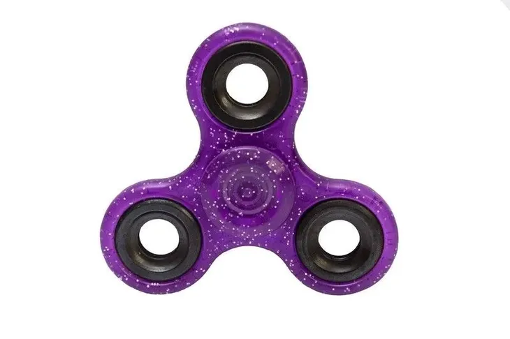 fidget-spinner-brokatowy-75-cm-rozne-kolory-wiek-dziecka-3-lata
