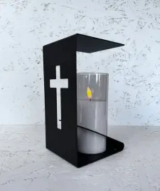 maly-czarny-znicz-z-wkladem-led-wysokosc-20cm