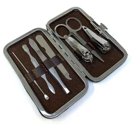 zestaw-do-manicure-nozyczki-pilniczek-w-etui