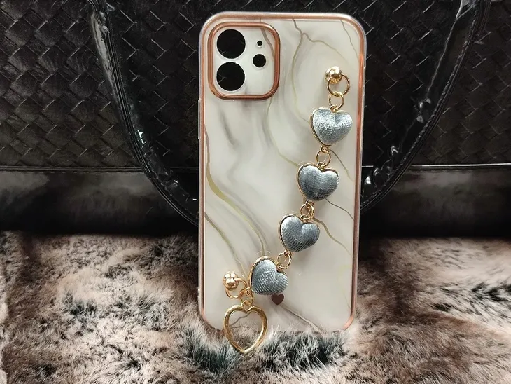 etui-3d-trendcase-do-iphone-12-funkcje-pochlanianie-wstrzasow