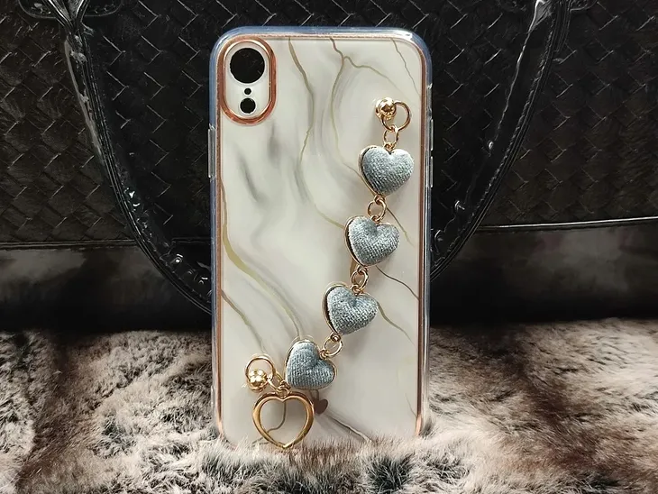 etui-3d-trendcase-do-iphone-xr-funkcje-pochlanianie-wstrzasow