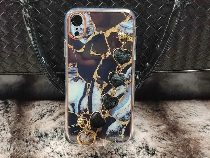 etui-3d-trendcase-do-iphone-xr-funkcje-pochlanianie-wstrzasow