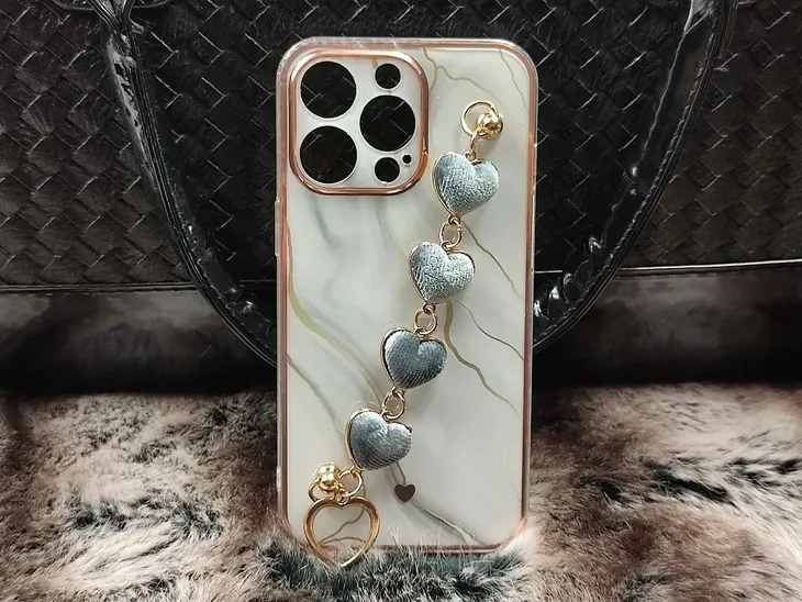 etui-3d-trendcase-do-iphone-13-pro-funkcje-pochlanianie-wstrzasow