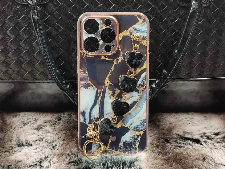 etui-3d-trendcase-do-iphone-13-pro-funkcje-pochlanianie-wstrzasow