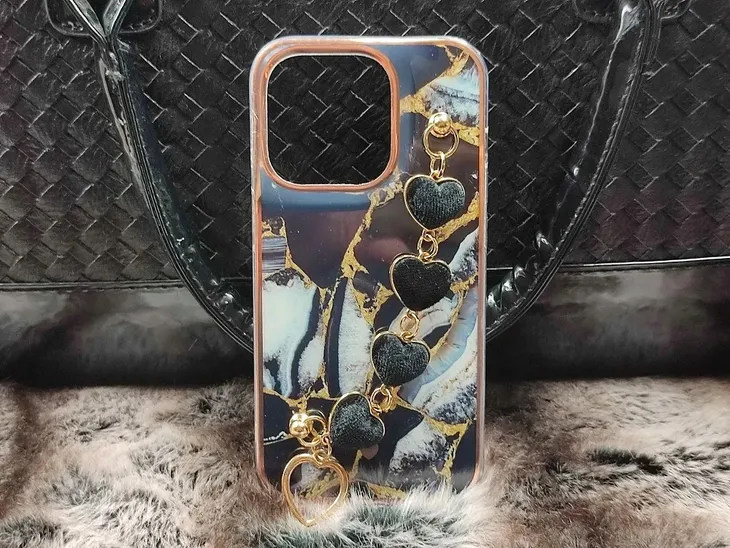 etui-3d-trendcase-do-iphone-14-pro-max-funkcje-pochlanianie-wstrzasow