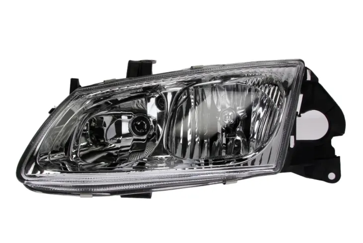 reflektor-nissan-almera-0-