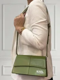 karl-lagerfeld-torebka-na-ramie-oliwkowa-crossbody