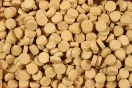 tabletki-eigelb-100g-pokarm-jajeczny-przylepny