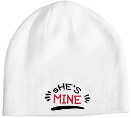 czapka-beanie-biala-na-prezent-dla-niej-walentynki-shes-mine-moja