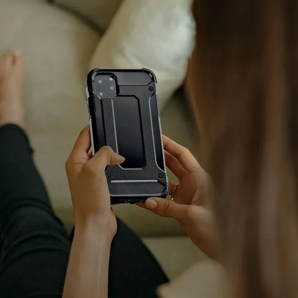 futeral-armor-do-iphone-16-pro-max-czarny-kod-producenta-pokrowiec-na-telefon-komorke-case-tyl