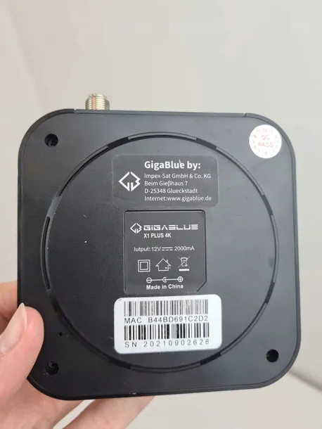 dekoder-telewizyjny-gigablue-x1-plus-4k-android-iptv-ott-1x-tuner-dvb-s2x-kod-producenta-4260190963875