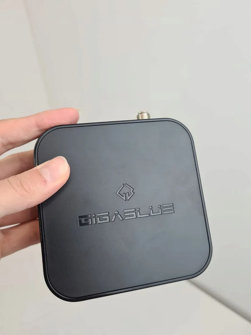 dekoder-telewizyjny-gigablue-x1-plus-4k-android-iptv-ott-1x-tuner-dvb-s2x