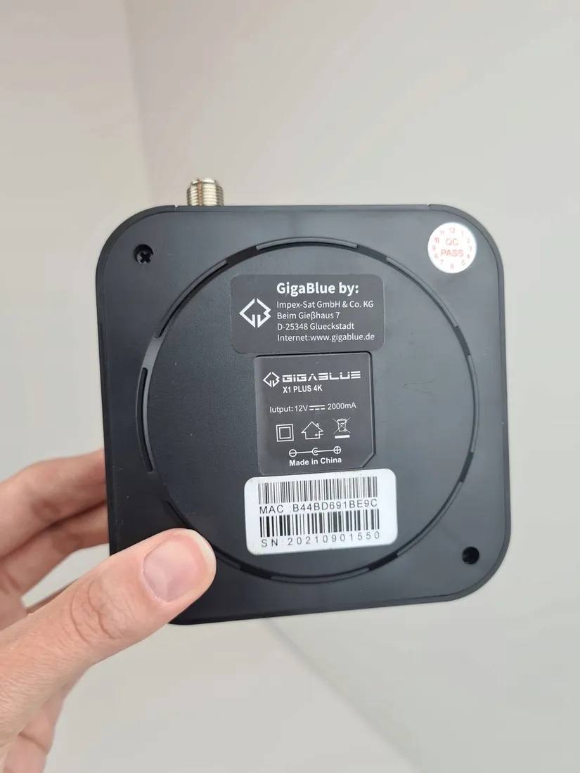 dekoder-telewizyjny-gigablue-x1-plus-4k-android-iptv-ott-1x-tuner-dvb-s2x-stan-powystawowy