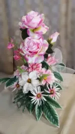 stroik-na-cmentarz-grob-roze-bukiet-wiazanka