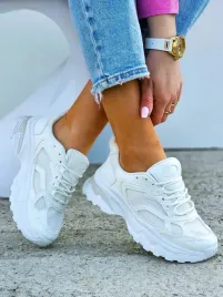 biale-buty-sportowe-na-platformie-skachars-run-39