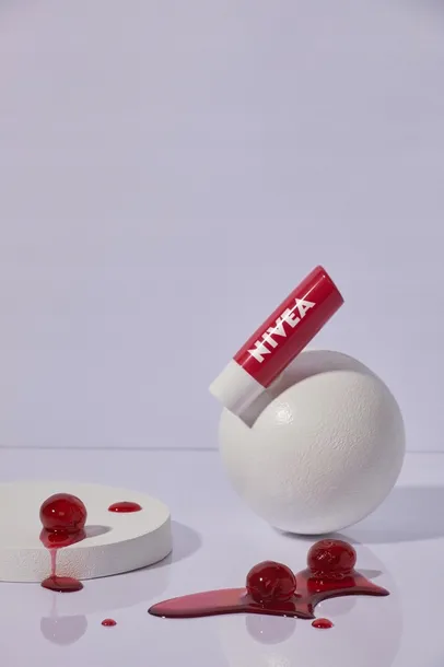 nivea-pomadka-ochronna-do-ust-cherry-shine-stan-nowy