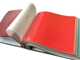 folia-blyszczaca-z-systemem-harpun-czerwien-makowa-l476-sufit-napinany