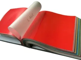 folia-blyszczaca-z-systemem-harpun-kolor-czerwien-l462-sufit-napinany