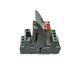 przekaznik-serii-r2n-230v-ac-styk-2x12a-250v-ac-na-szyne-din