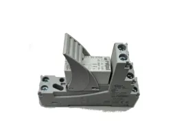 przekaznik-230v-ac-styk-16a-250v-ac-30a-prad-udarowy-na-szyne-din