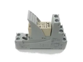 przekaznik-12v-dc-2-x-8a-250v-ac-na-szyne-din